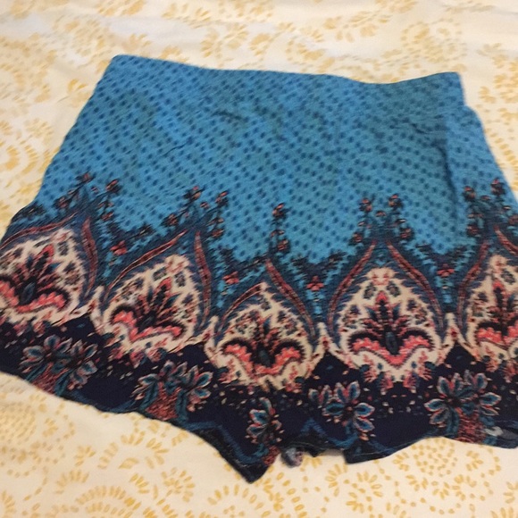 Super cute Holister shorts!!!! - Picture 3 of 3